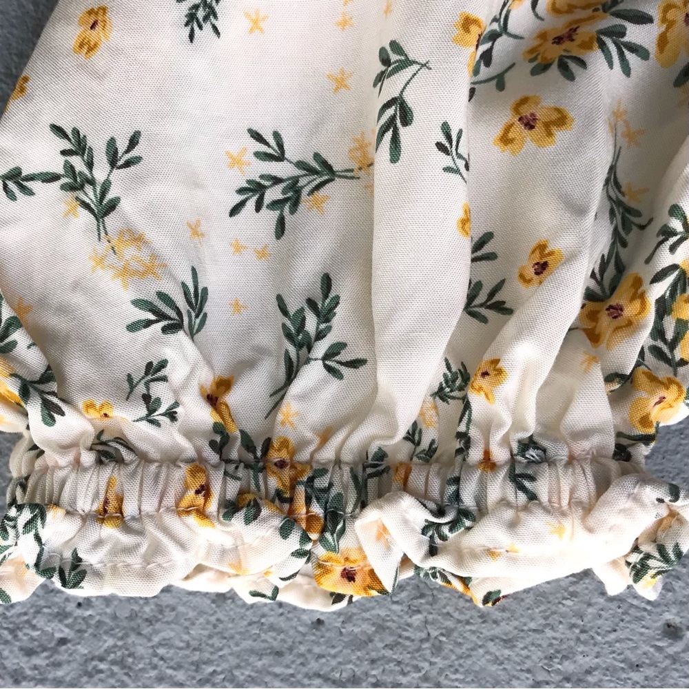 OLD NAVY Dainty Floral Print Long Sleeve Pleated Peasant Blouse - Picture 5 of 9